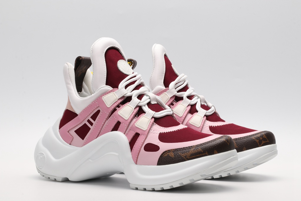 L*V SNEAKER
